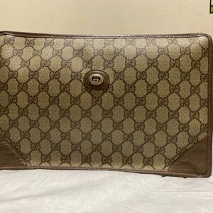 GUCCI GG SUPREME CLUTCH BAG Vintage